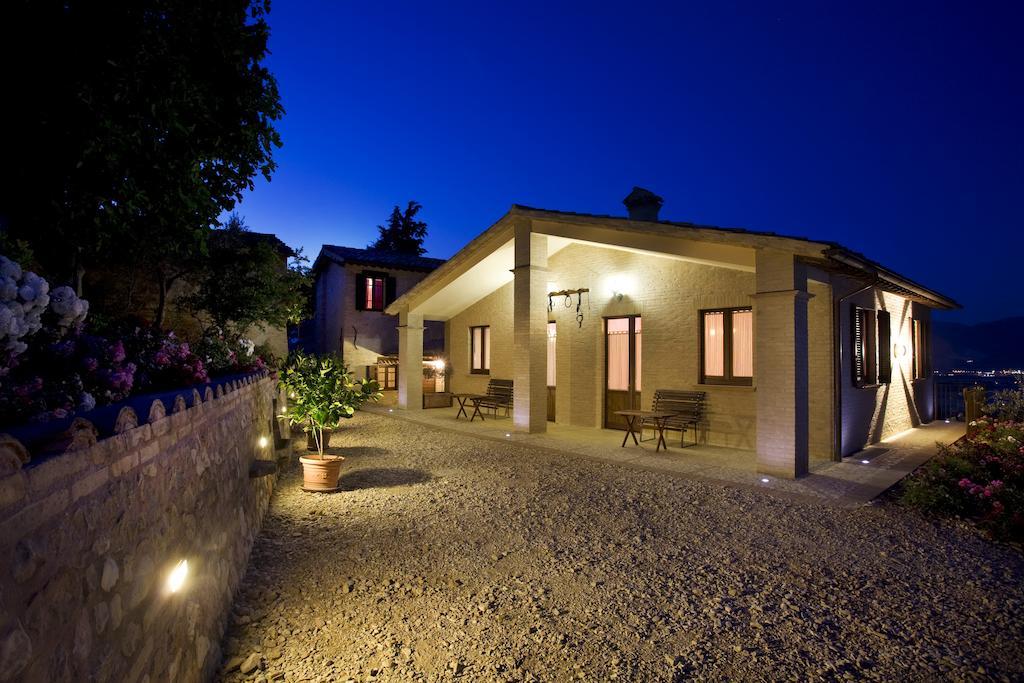 Agriturismo Il Girasole مونتيفالكو المظهر الخارجي الصورة